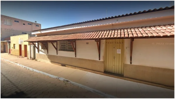 Polícia encontra homem foragido há 10 anos após assassinar os pais