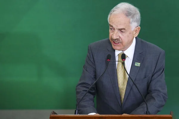 Governo exonera presidente da Embrapa, Sebastião Lopes
