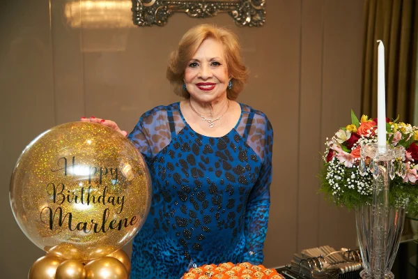 Marlene Gontijo festeja 90 anos em Brasília rodeada dos familiares
