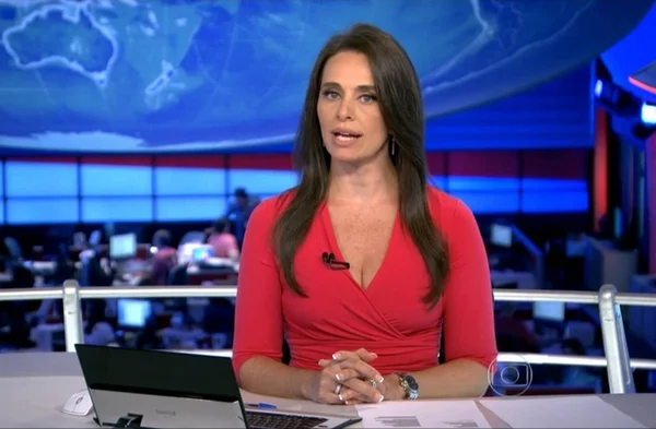 Bastidores da Globo: Carla Vilhena pediu para sair? Parece que não…