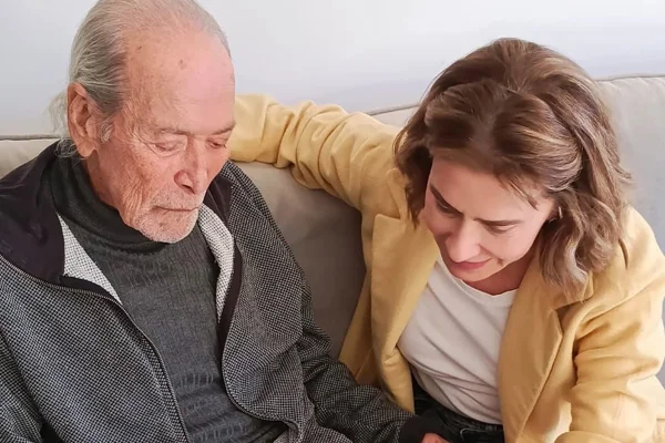 Maitê Proença encanta web com visita a Gracindo Júnior - Metrópoles