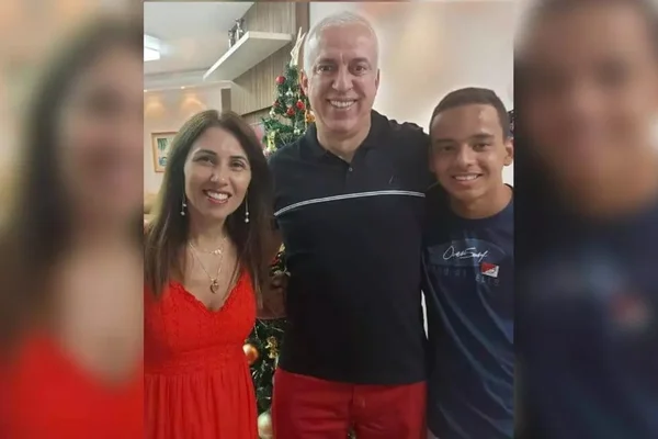 Foto colorida mostra Mãe, pai e filho mais velho foram vítimas de acidente em Santa Catarina - Metrópoles