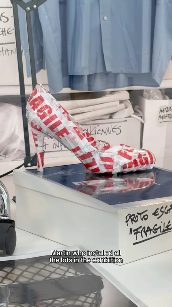 Leilão inédito tem itens do arquivo pessoal de Martin Margiela - destaque galeria Leilão inédito tem itens do arquivo pessoal de Martin Margiela - destaque galeria