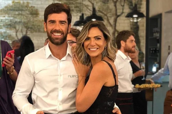 Marcos Pitombo e Carol Sampaio