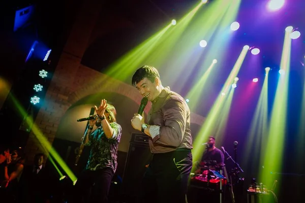 Empresário In Loon Lim celebra 50 anos em noite memorável