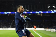 Mbappé vestiu a camisa do PSG entre 2017 e 2024.