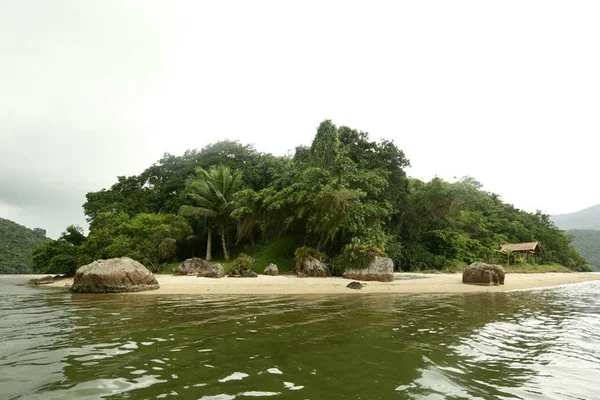Conheça a Ilha das Almas, para onde viajavam Filgueiras e Zavascki