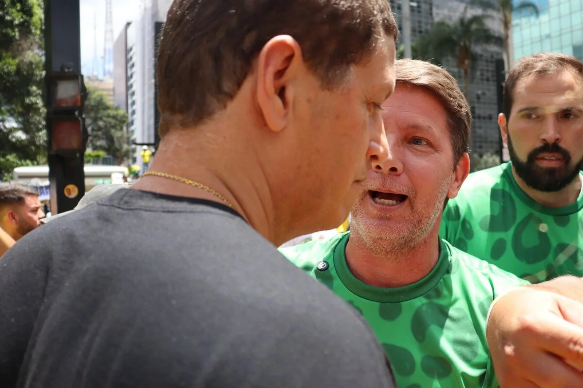 Ambos já haviam se desentendimento publicamente nas redes sociais Ambos já haviam se desentendimento publicamente nas redes sociais