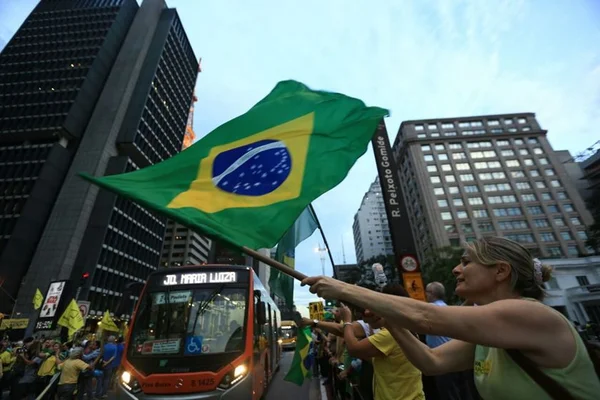 Do bar à lua de mel: eleição leva desavença às relações