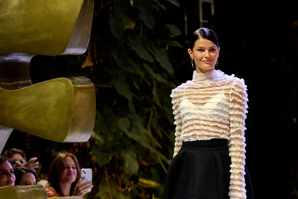 isabeli fontana metropoles catwalk - metrópoles