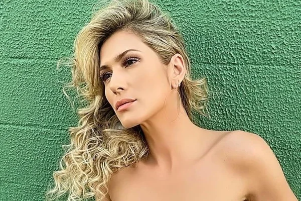 Lívia Andrade de perto