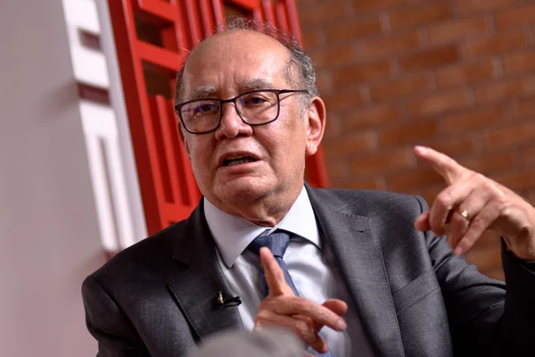imagem colorida de Gilmar Mendes