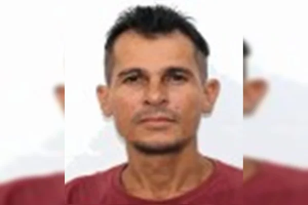 Homem que matou fã de Taylor Swift é preso por ato obsceno