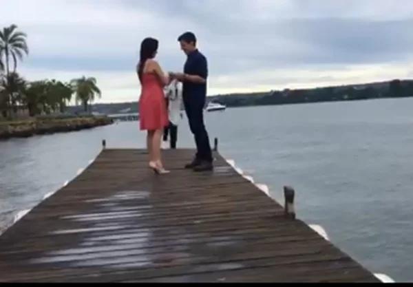 Vídeo: fotógrafa que clicava pedido de casamento cai no Lago Paranoá