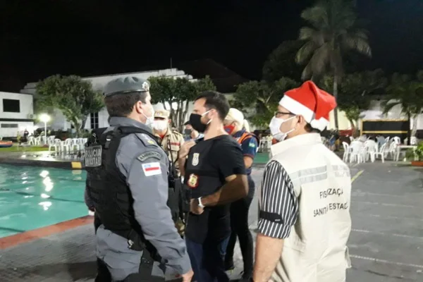 Festas de Natal clandestinas reúnem 2 mil pessoas em Manaus