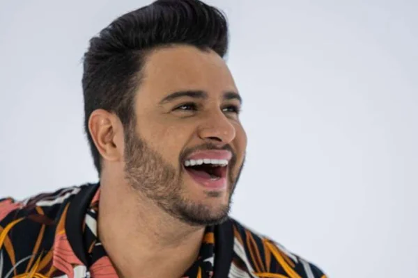 Cantor Thiago Carvalho