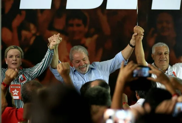 PT confirma Lula como pré-candidato à Presidência