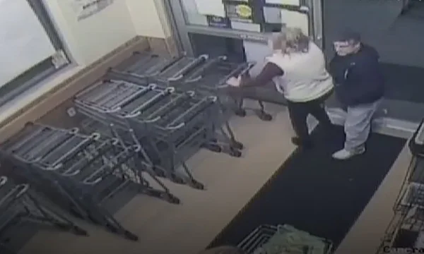 Vídeo: homem injeta sêmen em mulher dentro de mercado nos EUA