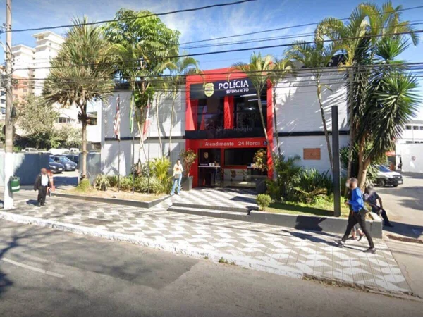 Policial reage à tentativa de assalto em moto e mata suspeito em SP