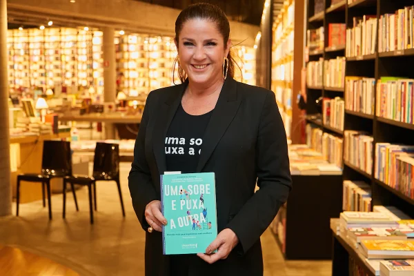 Christiane Pelajo e coautoras lançam livro em evento prestigiado