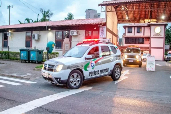 Imagem colorida, polícia militar de SC- Metrópoles