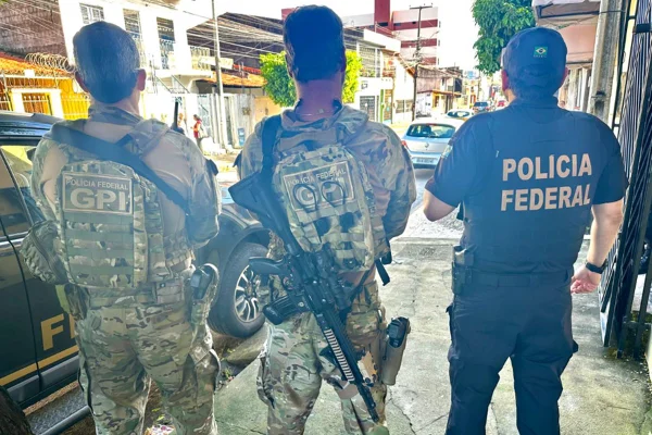 Polícia Federal faz operação contra desvio de munições
