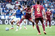 Cruzeiro e Fluminense se enfrentaram pela 33ª rodada do Campeonato Brasileiro Cruzeiro e Fluminense se enfrentaram pela 33ª rodada do Campeonato Brasileiro