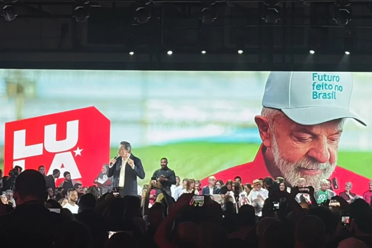 Haddad discursa na convenção partidária que oficializou candidatura de Lula à reeleição Haddad discursa na convenção partidária que oficializou candidatura de Lula à reeleição