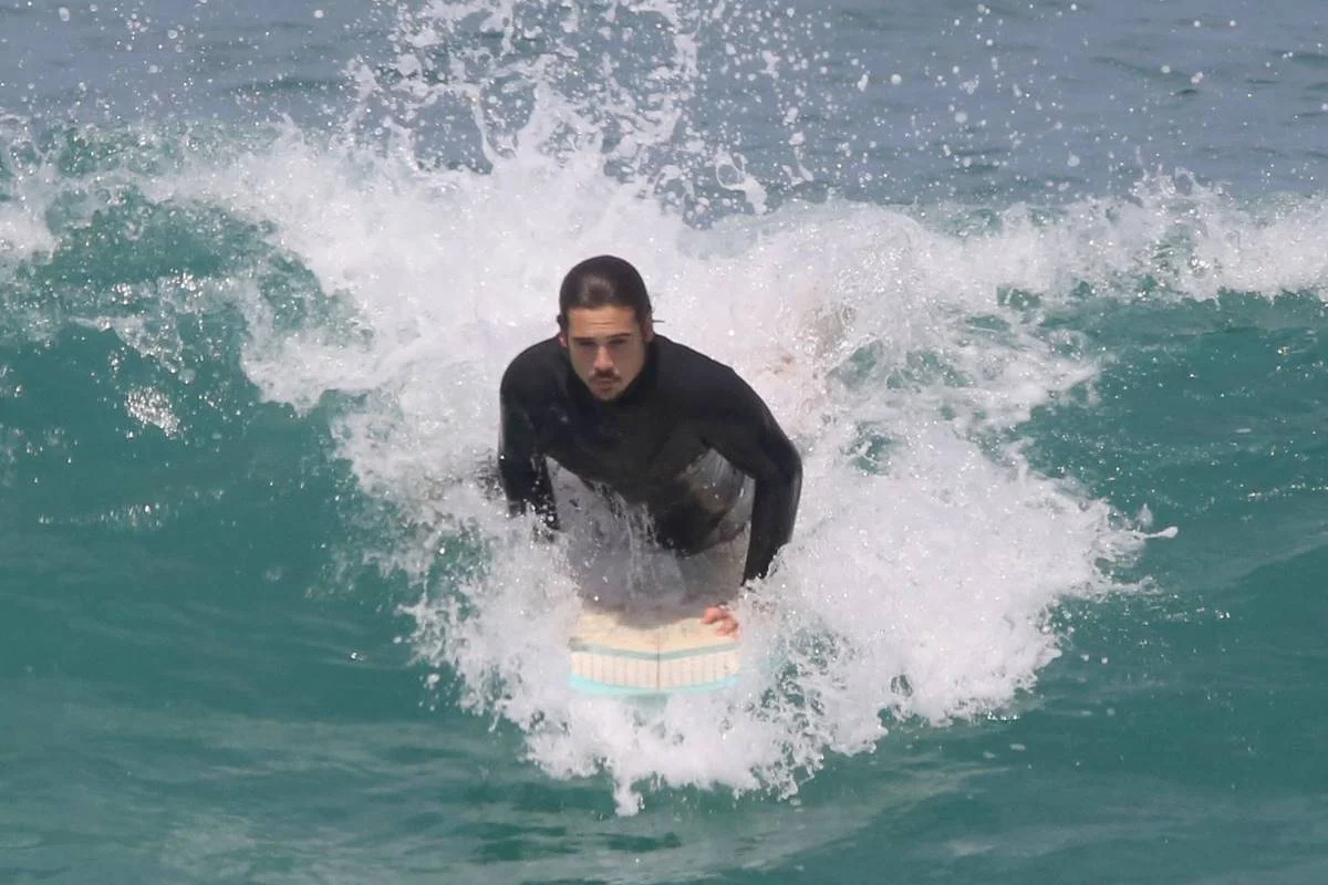 Nicolas Prattes aproveitou as ondas no Rio de Janeiro
Nicolas Prattes aproveitou as ondas no Rio de Janeiro