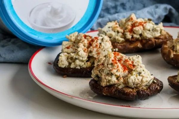 Vegano e gostoso: prepare cogumelos gratinados no forno