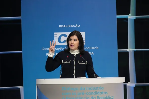 Simone Tebet em evento da CNI