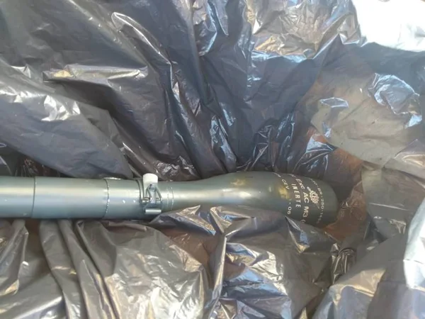 Artefato explosivo usado em guerras é encontrado em matagal no DF