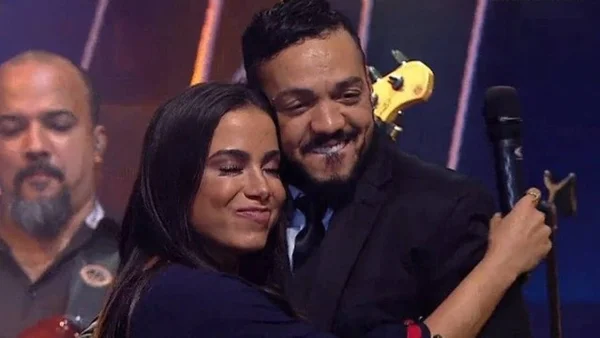Anitta terá canções regravadas por Belo em novo projeto do cantor