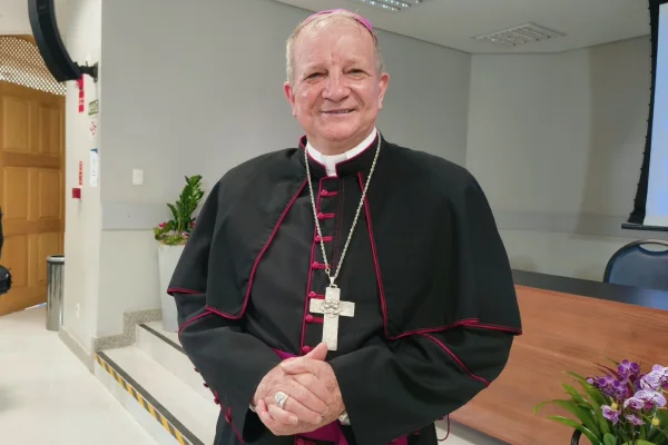 Imagem mostra religioso - Metrópoles