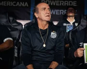Cuca no banco de reservas em jogo do Santos na Copa Sul-Americana Cuca no banco de reservas em jogo do Santos na Copa Sul-Americana