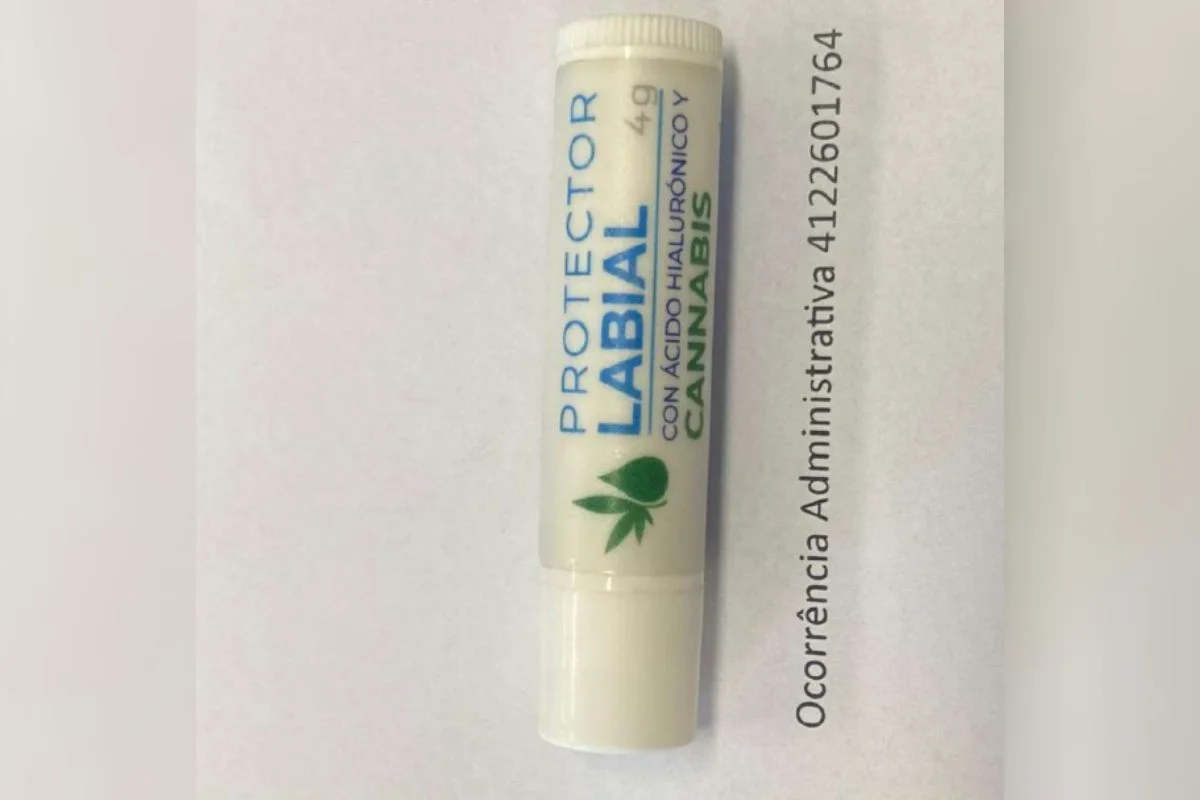 Protetor labial foi encontrado por policiais penais Protetor labial foi encontrado por policiais penais