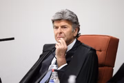 Ministro Luiz Fux em julgamento da denúncia contra Jair Bolsonaro no inquérito do golpe