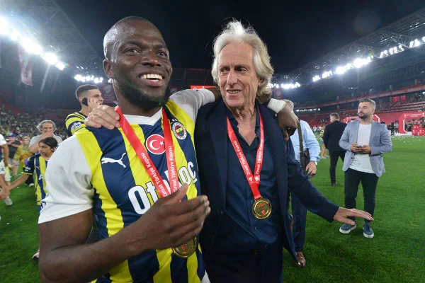 Internacional confirma a contratação de Enner Valencia