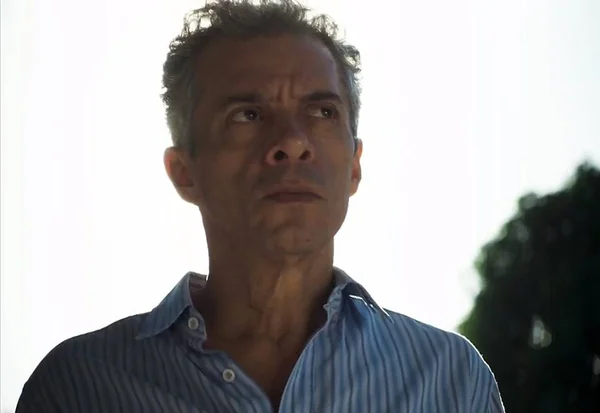 Dona do Pedaço: Cosme decide executar Vivi por conta própria e é morto