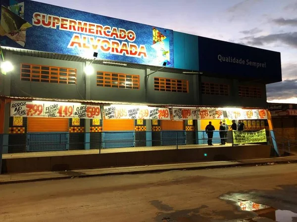 Furto e receptação de cargas: PCDF mira donos de supermercados