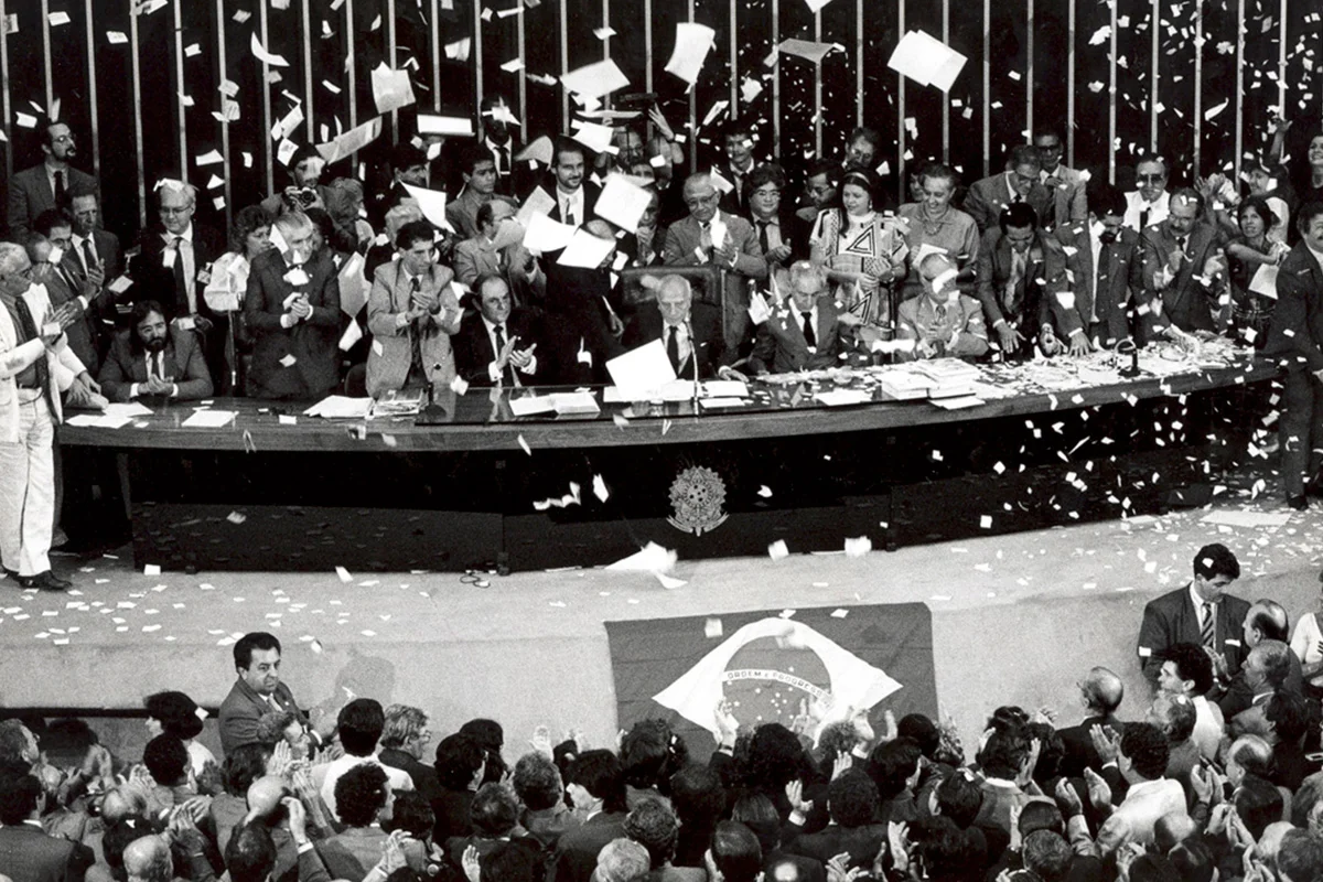 Encerramento das votações do texto da nova Constituição