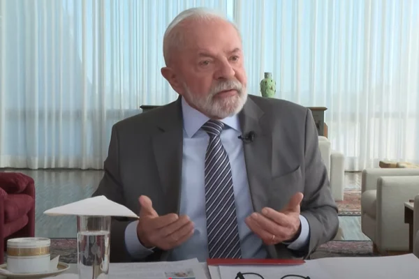 “Não vou me humilhar”, diz Lula sobre possível conversa com Trump