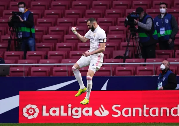 Espanhol: Benzema salva Real de derrota contra Atlético e acirra briga