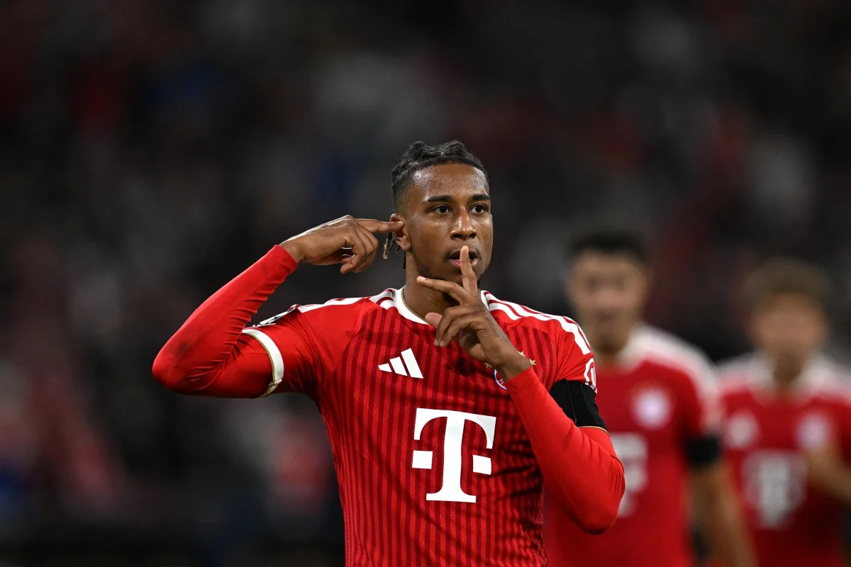 Michael Olise comemora gol do Bayern de Munique Michael Olise comemora gol do Bayern de Munique
