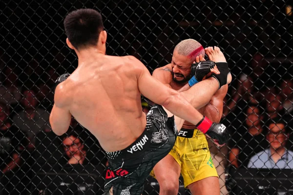 Imagem colorida de Deiveson Figueiredo, brasileiro nocauteado no UFC- Metrópoles