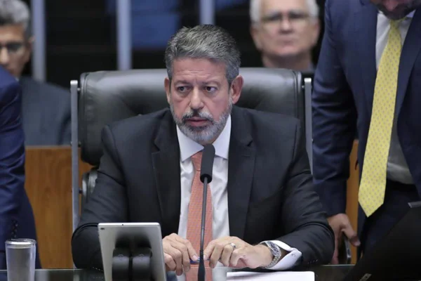 Lira libera deputados gaúchos de registro de presença na Câmara