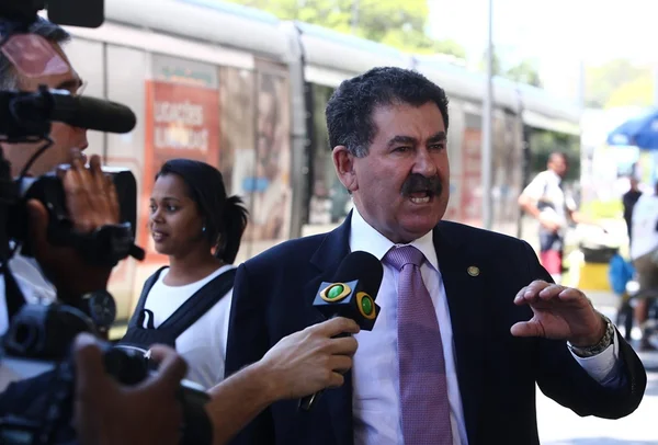 Após decisão do TRF, Melo e Albertassi divulgam notas em suas defesas