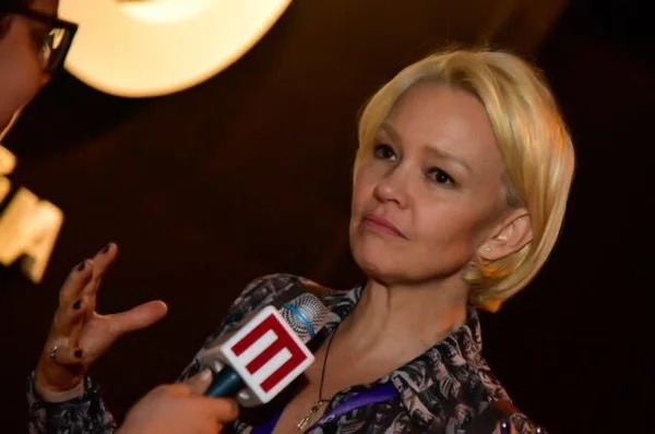 Regina Duarte defende Bolsonaro e atriz Julia Lemmertz rebate