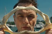 Saiba onde assistir O Segredo de Widow’s Bay, série destaque no Emmy 2026 - imagem 2