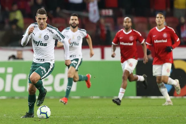 Moisés pede afastamento do Palmeiras após massacre nas redes sociais